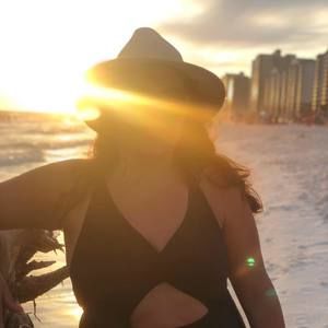 Meet your Posher, Eva